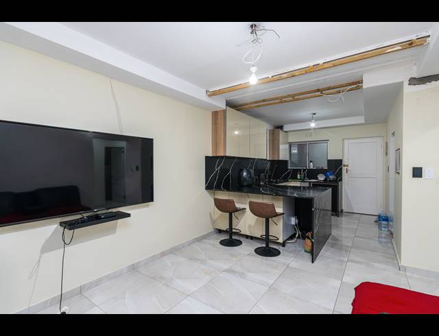 2 BEDROOM APARTMENT SOLD IN BLOUBERG SANDS